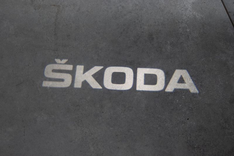 Škoda Octavia 2.0 TDI KAMERA*KESSY*ACC*DPH* - fotka 15 z 39