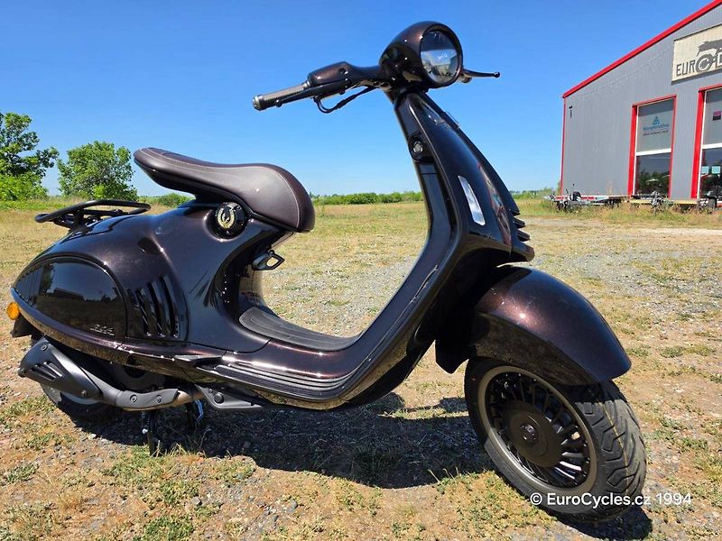 Vespa 946 (2026) 946 Horse - fotka 10 z 17