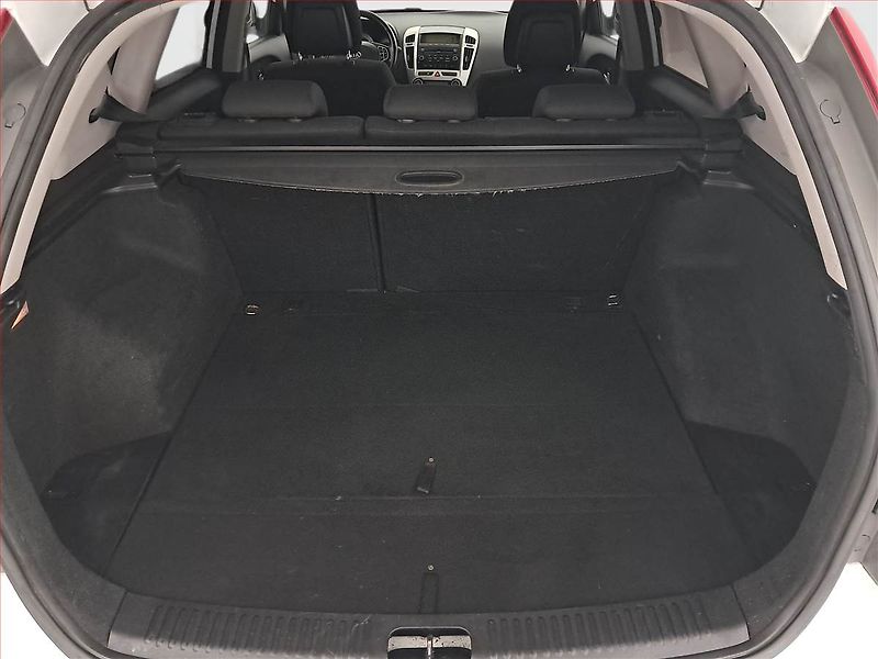 Kia Ceed (2009) 1.6 CVVT, nová STK, rezervace - fotka 14 z 17