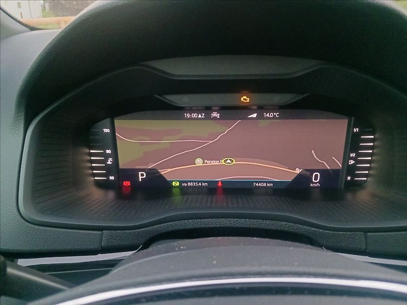 Škoda Karoq 2,0 TSI140kW DSG 4x4 SPORTLINE - fotka 38 z 39