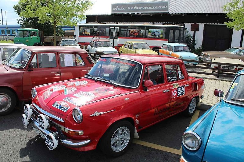 Škoda 120S.