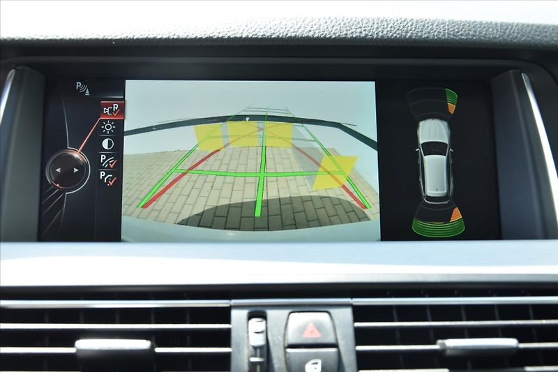 BMW Řada 5 525d xDrive 160kW ČR - fotka 25 z 30