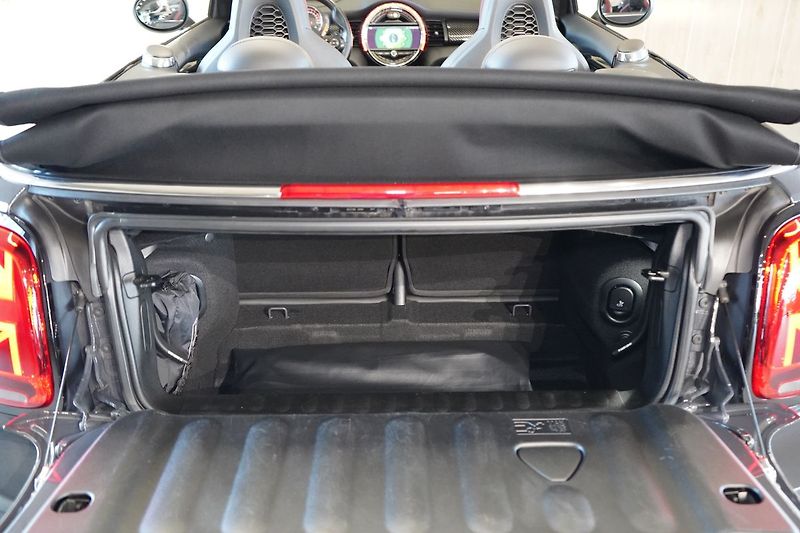 Mini Cooper JCW Cabrio, ACC, H/K, HUD - fotka 15 z 43