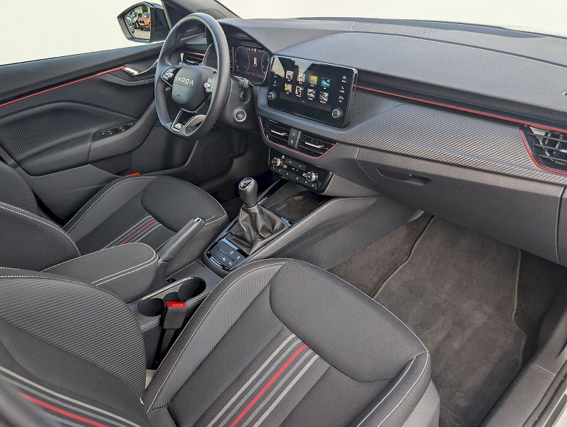 Škoda Scala (2025) 1,5 TSI / 110 kW Monte Carlo - fotka 10 z 30