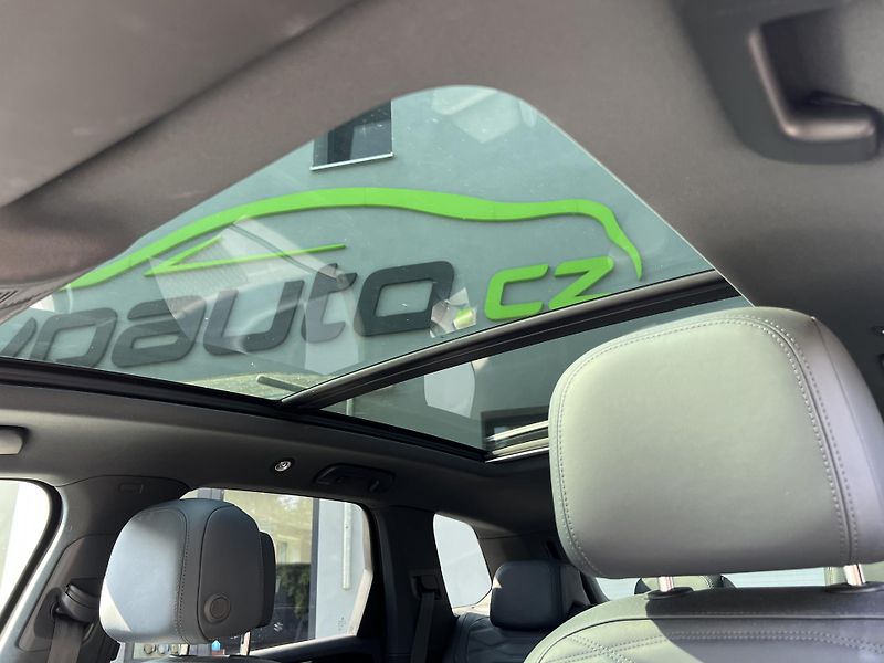Volkswagen Touareg 3.0 TDi 210 kW R-LINE 4MOTION - fotka 22 z 23