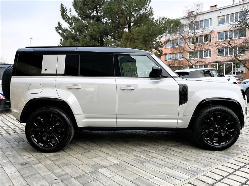 Land Rover Defender (2026) 110 V8 P635 OCTA - fotka 8 z 38