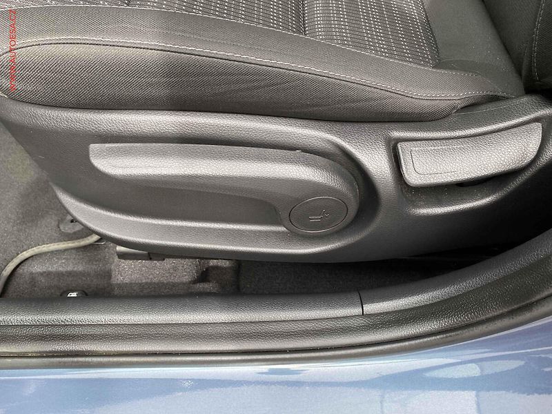 Kia Stonic (2020) 1.0 T-GDi, AC, navi, kamera - fotka 14 z 18