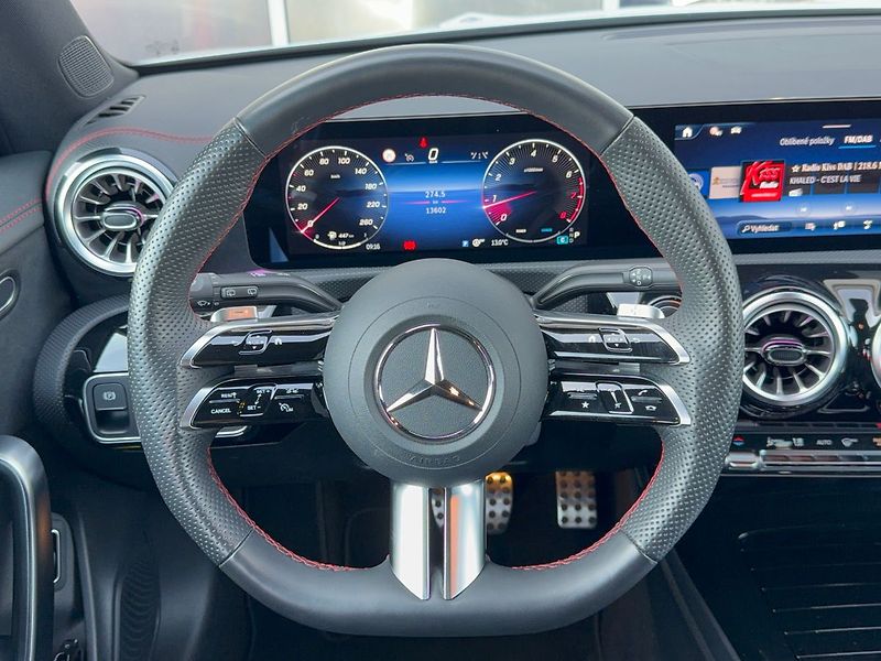 Mercedes-Benz CLA 200 Shooting Brake AMG Sty - fotka 17 z 35