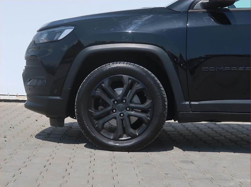 Jeep Compass (2023) 1.3 T-GDI - fotka 14 z 16
