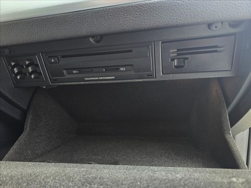 Volkswagen Golf VII 1,4TSi 92KW CUP NAVI - fotka 34 z 46