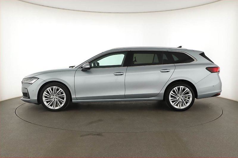 Škoda Superb (2025) 2.0 TDI, L&K, Head Up, Navigac - fotka 3 z 31