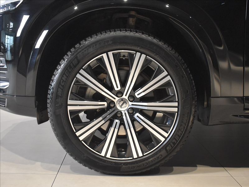 Volvo XC90 2,0 B5 AWD Plus - fotka 7 z 24