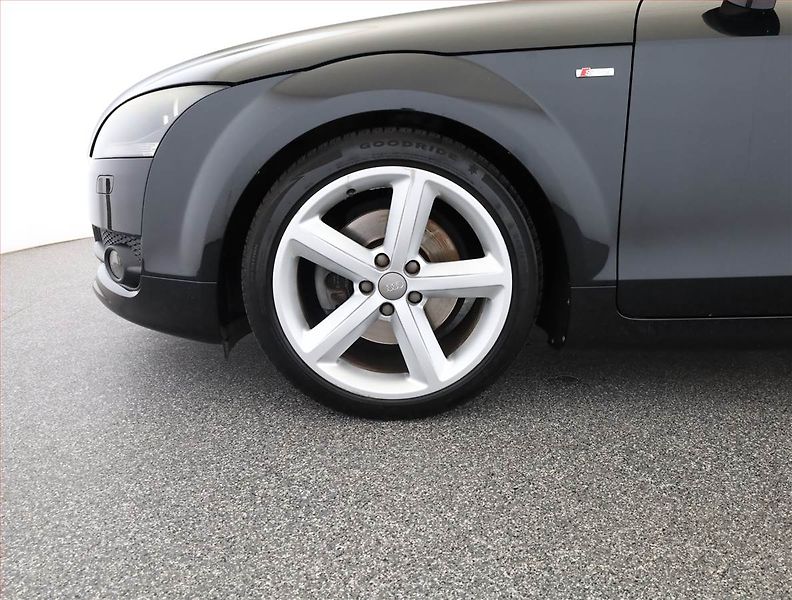 Audi TT (2009) 1.8 TFSI - fotka 16 z 16