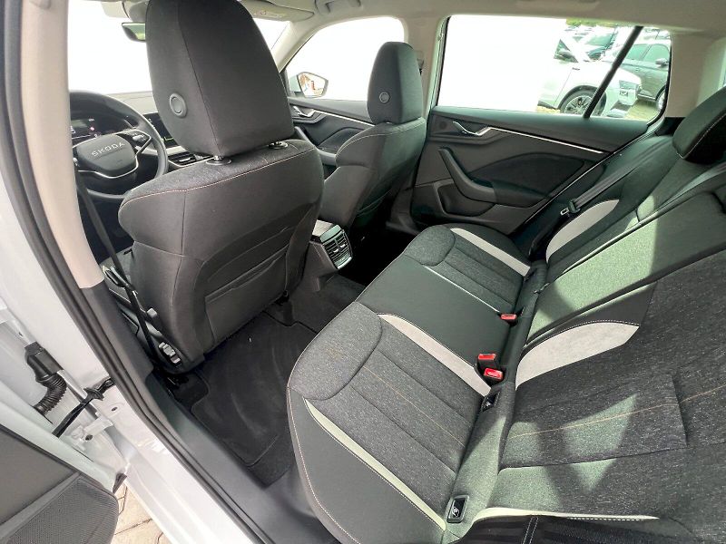 Škoda Scala (2025) Top Selection 1.0 TSI 85 kW 7° - fotka 16 z 32