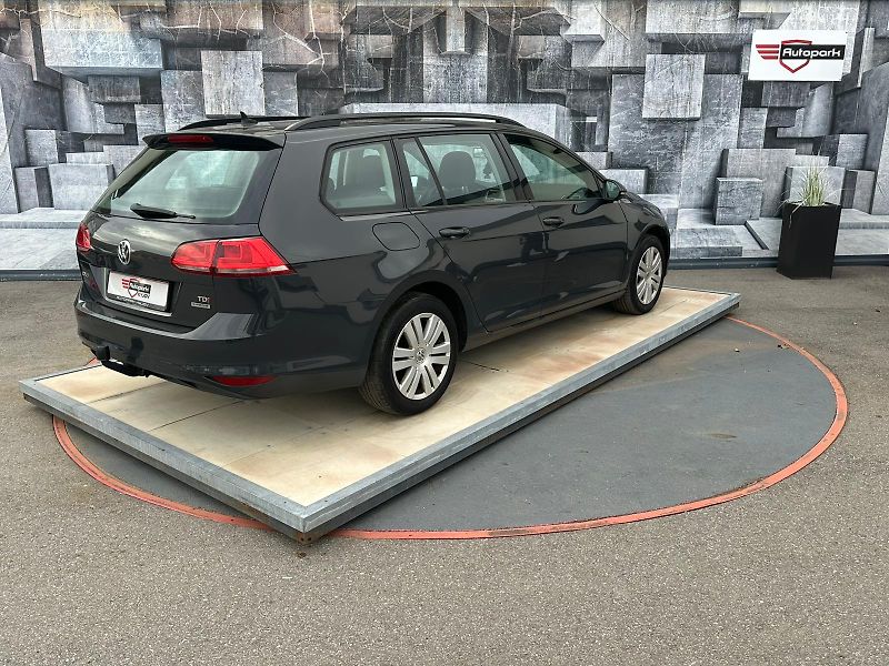 Volkswagen Golf (2014) 1.6TDi, 77KW - fotka 6 z 20