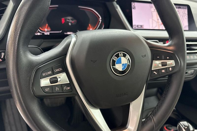 BMW Řada 2 218i - fotka 18 z 21