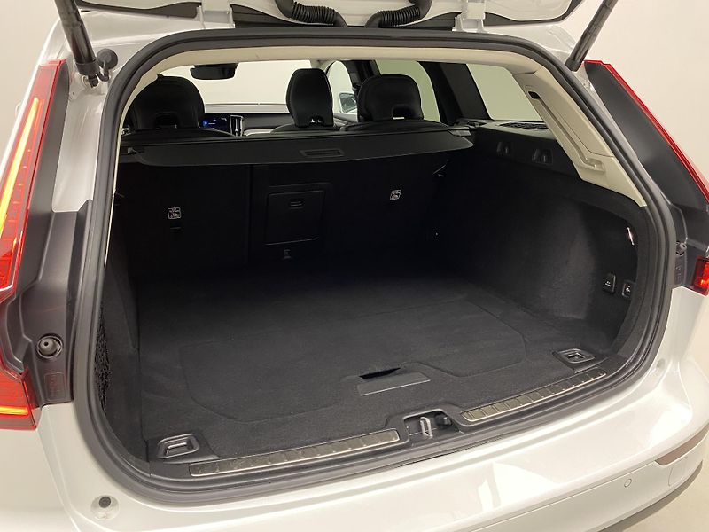 Volvo V60 CC B5 AWD BRIGHT PLUS AUT  - fotka 6 z 45