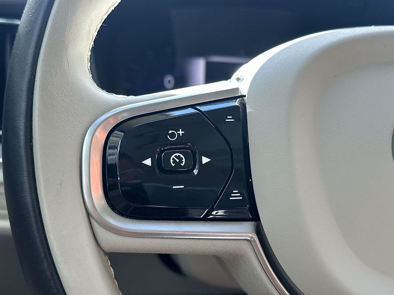 Volvo S60 (2023) B5 AWD Automat Ultimate Dark - fotka 19 z 31
