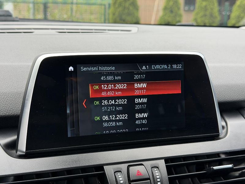 BMW Řada 2 (2019) 2.0 110 kw/DPH/7 míst - fotka 25 z 27