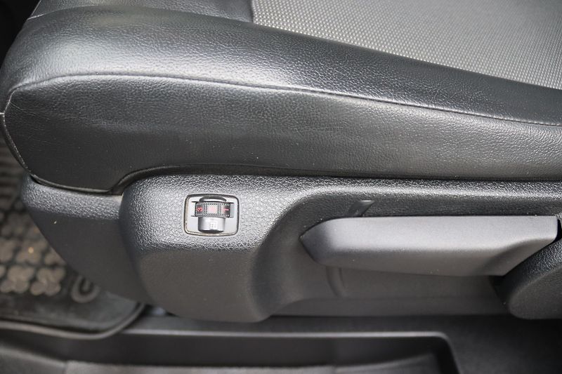 Opel Vivaro (2020) 2.0 BlueHDi/CDTi 130 kW - fotka 29 z 57