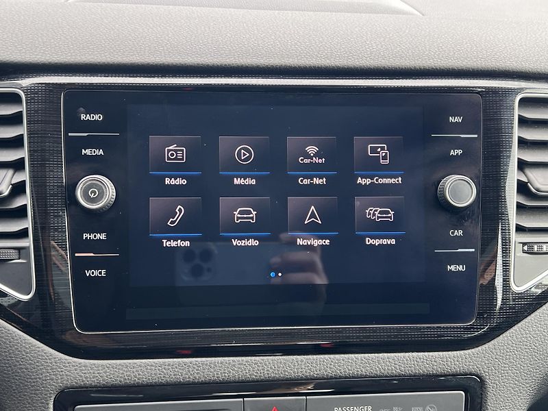 Volkswagen Golf Sportsvan (2018) 1,6TDi 85kW HIGHLINE - tažné - fotka 18 z 39