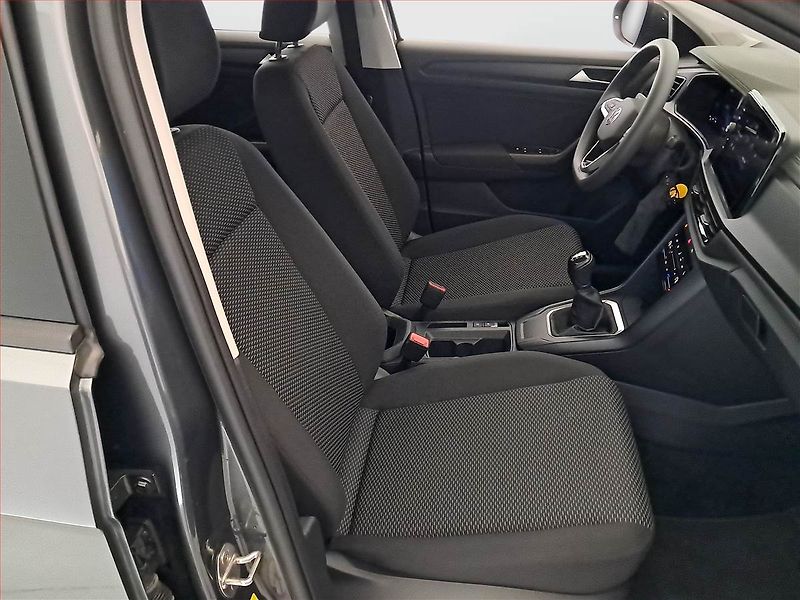 Volkswagen T-Roc (2025) 1.0 TSI - fotka 9 z 19