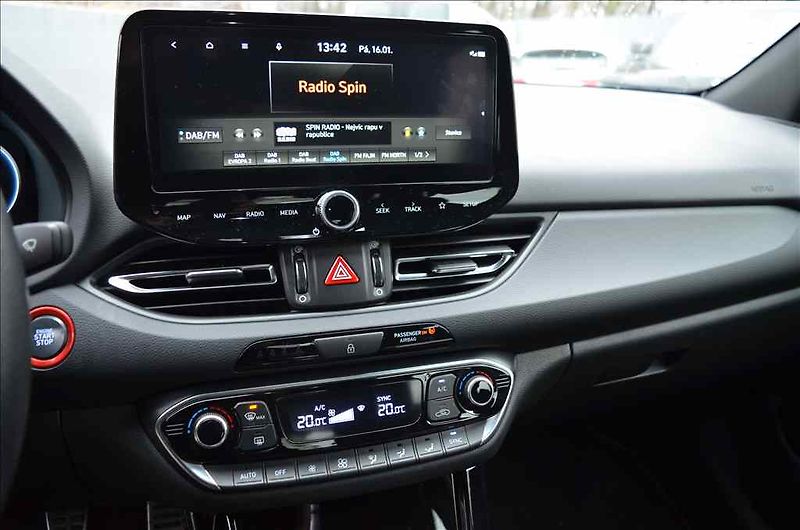 Hyundai i30 (2024) 1,5T--GDI FASTBACK - fotka 11 z 18