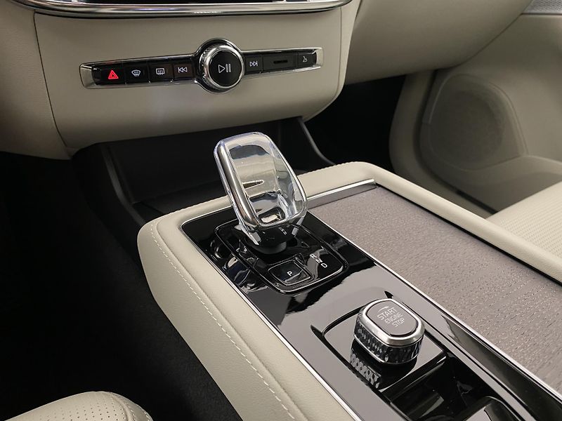 Volvo XC90 (2026) B5 AWD AUT BRIGHT PLUS 7míst - fotka 37 z 71