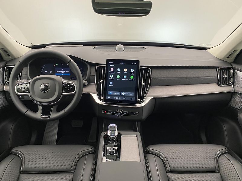 Volvo XC90 (2026) T8 AWD RECHARGE DARK ULTRA - fotka 2 z 68