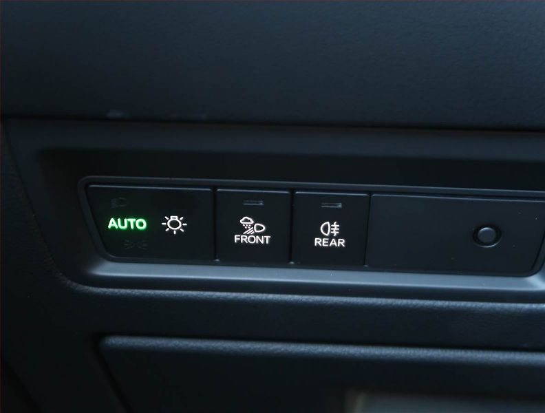 Volkswagen Touareg (2019) R-Line 3.0 TDI - fotka 17 z 27