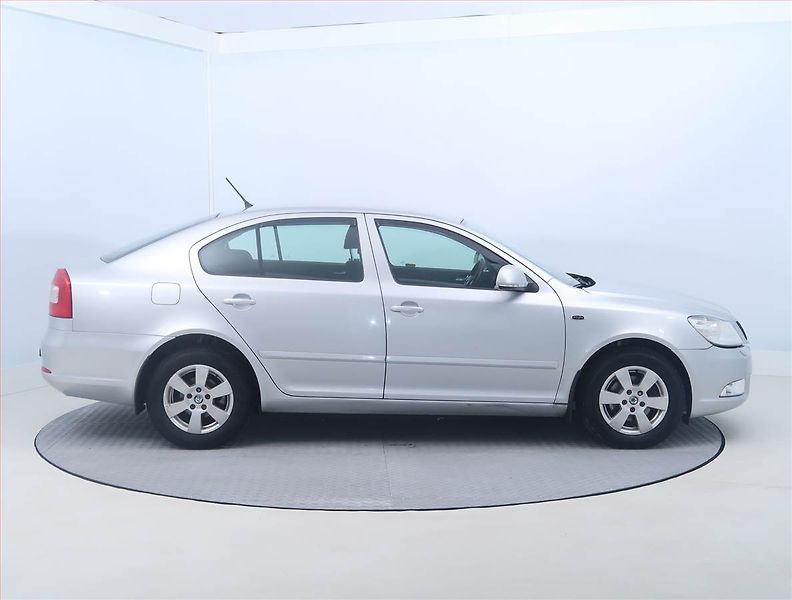 Škoda Octavia (2011) 1.6 TDI, Tažné, jezdí výborně - fotka 6 z 14