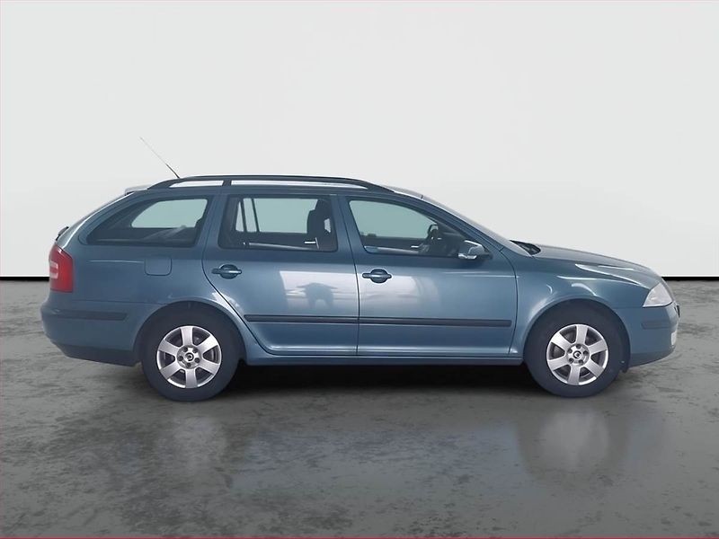 Škoda Octavia (2008) 2.0 TDI, Tempomat - fotka 6 z 15