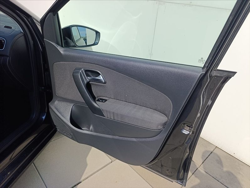 Volkswagen Polo 1,2 i Klimatizace - fotka 24 z 31