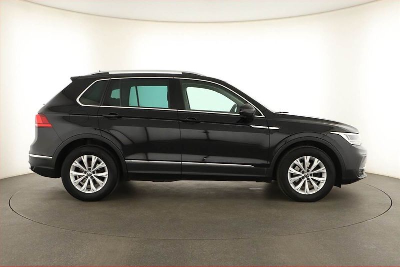 Volkswagen Tiguan (2022) Life 2.0 TDI - fotka 6 z 20