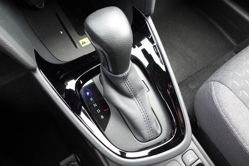 Toyota Yaris Cross 1,5 HEV Style - fotka 20 z 33