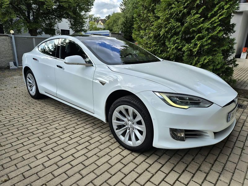 Tesla Model S (2017) 90D AWD Nabíjení zdarma - fotka 6 z 26