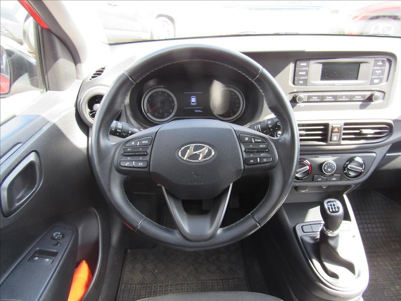 Hyundai i10 1,0 MPi 49kW - fotka 12 z 28