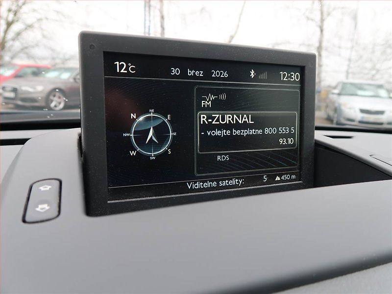 Peugeot 5008 (2014) Active Pack 1.6 HDi, Automat - fotka 18 z 19
