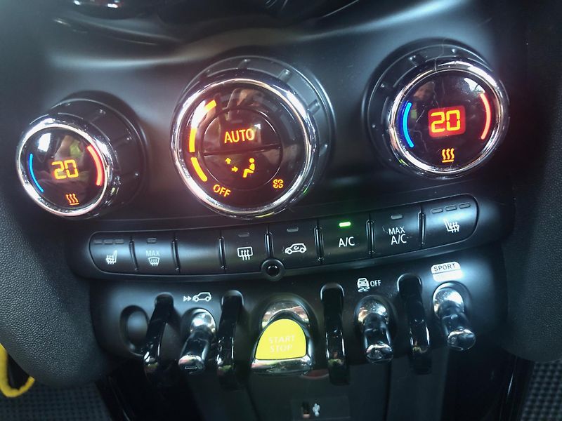 Mini Ostatní (2021) Cooper SE, certifikát baterie - fotka 16 z 27