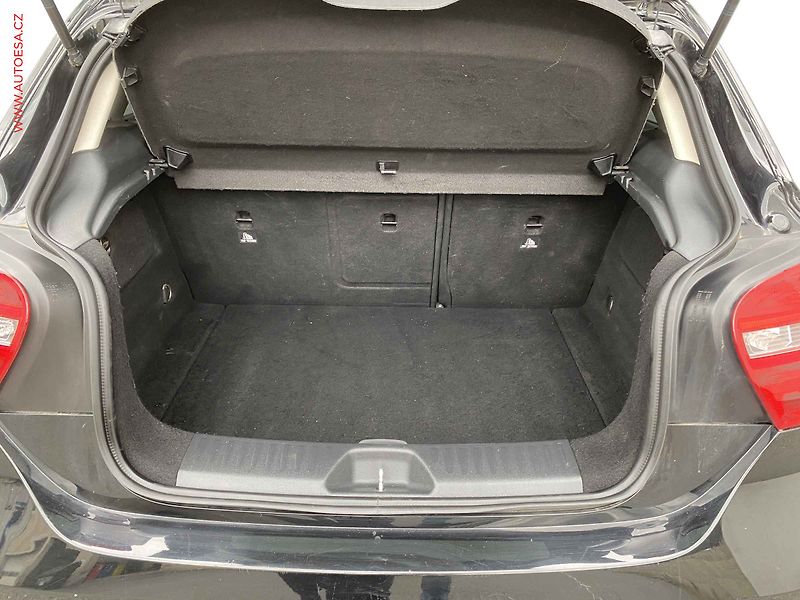 Mercedes-Benz Třídy A (2016) 1.6i A180, Navi, AC, tažné - fotka 7 z 17