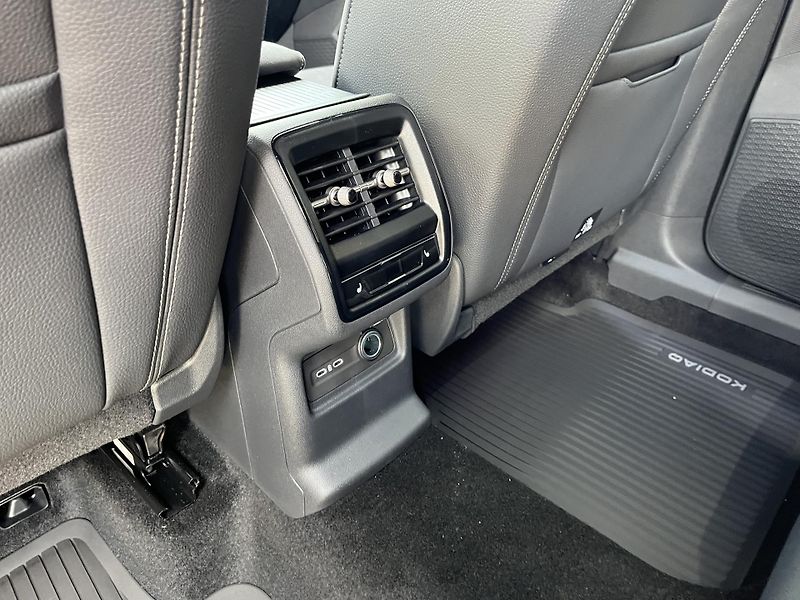 Škoda Kodiaq SPORTLINE 2.0TDI 142kW 4X4 - fotka 23 z 27