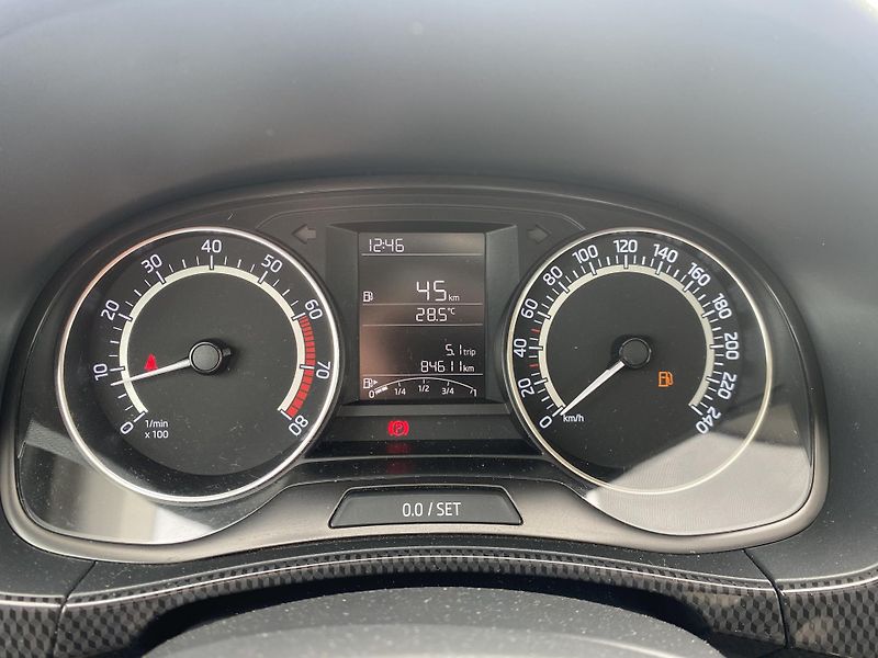 Škoda Fabia (2015) 1.2tsi Monte Carlo - fotka 14 z 21