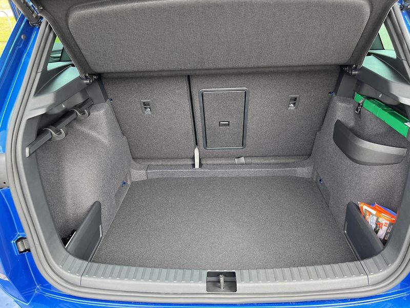 Škoda Karoq SPORTLINE 1.5 A7F 110kW - fotka 22 z 24