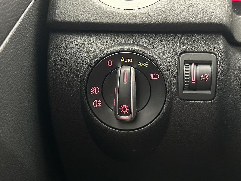 Volkswagen Tiguan 2.0 TDI 4x4 LIFE - fotka 14 z 29