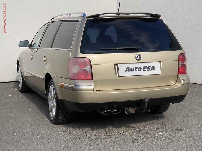 Volkswagen Passat (2001) 1.9TDi, ČR, AC, xenon, navi - fotka 6 z 19