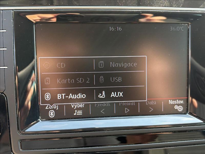 Volkswagen Golf 2,0 TDi 110kW Cup,Navi,Kamera - fotka 17 z 38