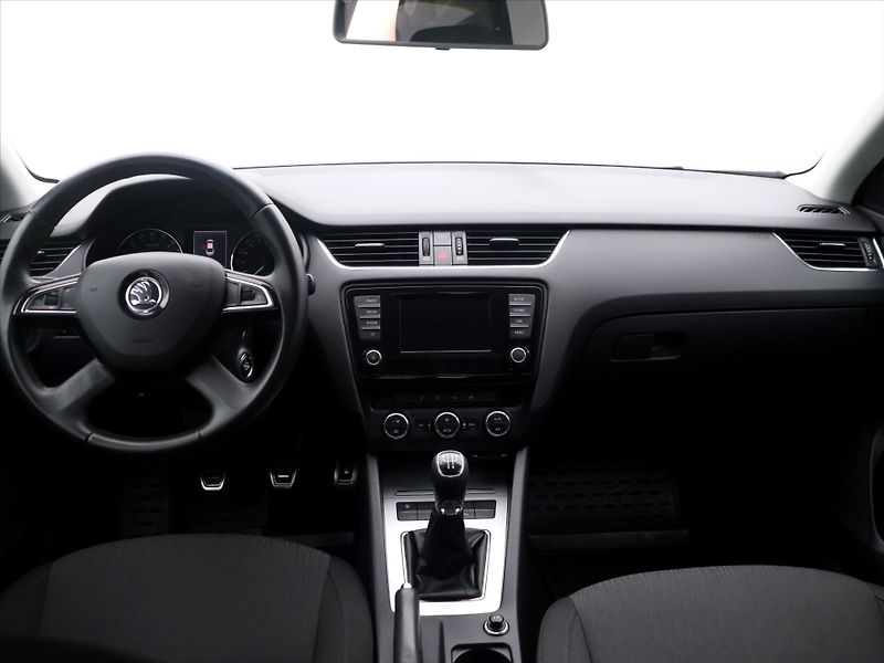 Škoda Octavia 1,6 TDI 77 kW Elegance Aut.kli - fotka 22 z 29