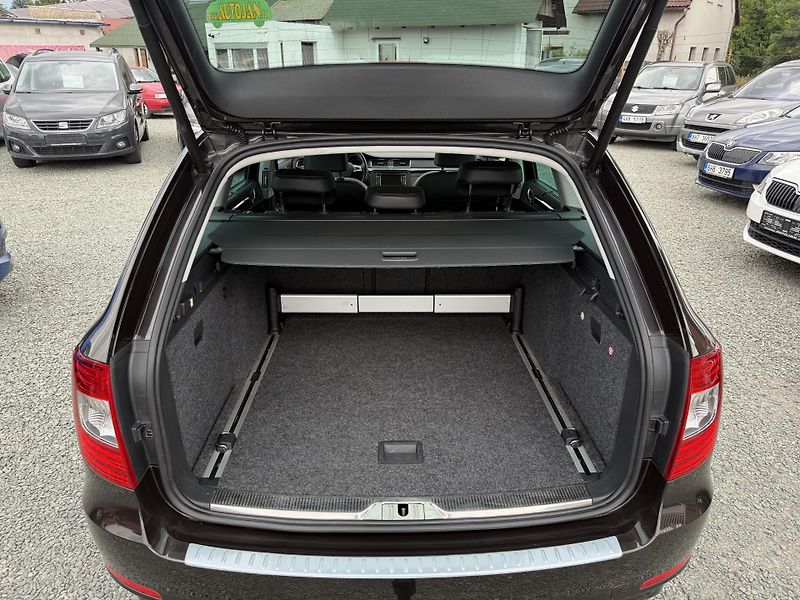 Škoda Superb 1.6 TDI DSG ELEGANCE  - fotka 12 z 13