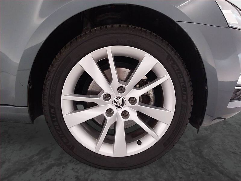 Škoda Octavia (2018) Style 1.4 TSI, Serv.kniha - fotka 15 z 22