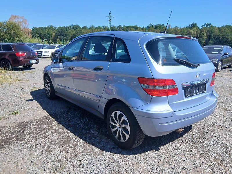 Mercedes-Benz Třídy B 170i, nová STK, celoroční pneu - fotka 15 z 36